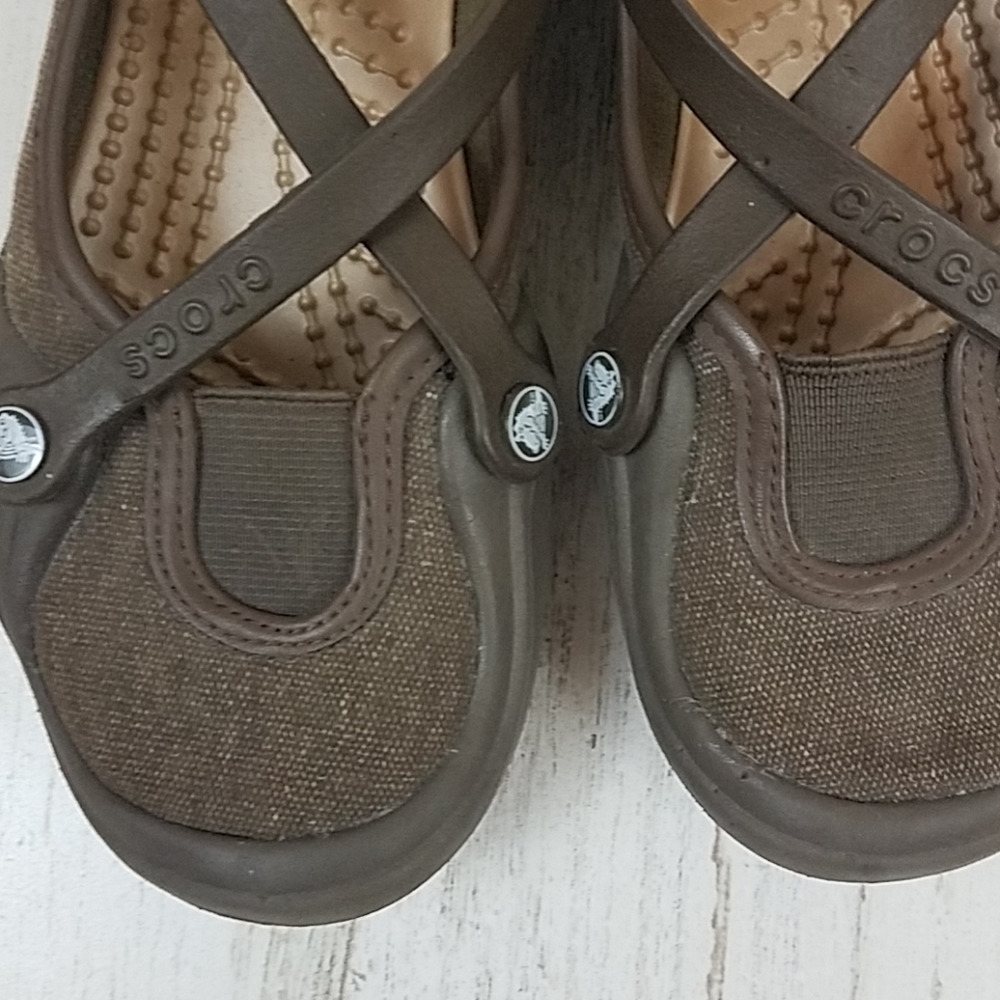Crocs Slip on Criss Cross Mary Jane Shoe - Picture 2 of 8